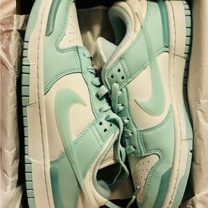 Women’s Nike Dunk Low Twist -Color Jade Ice